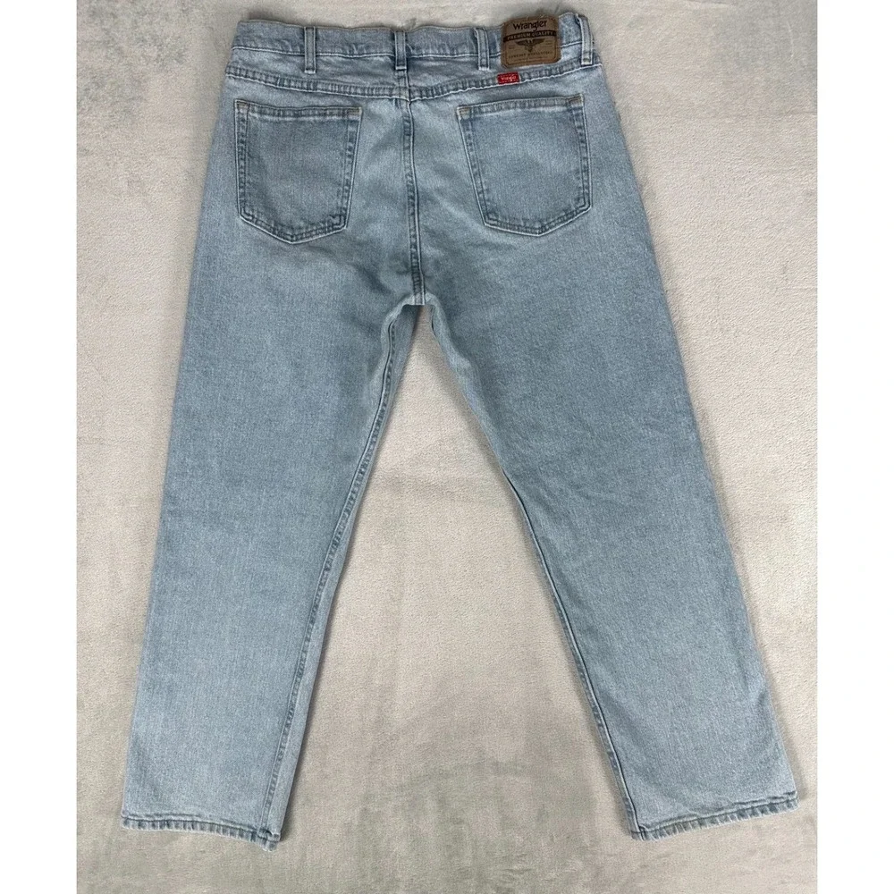 Wrangler Premium Quality Jeans Men's 34x30 Light Wash Straight Leg Denim